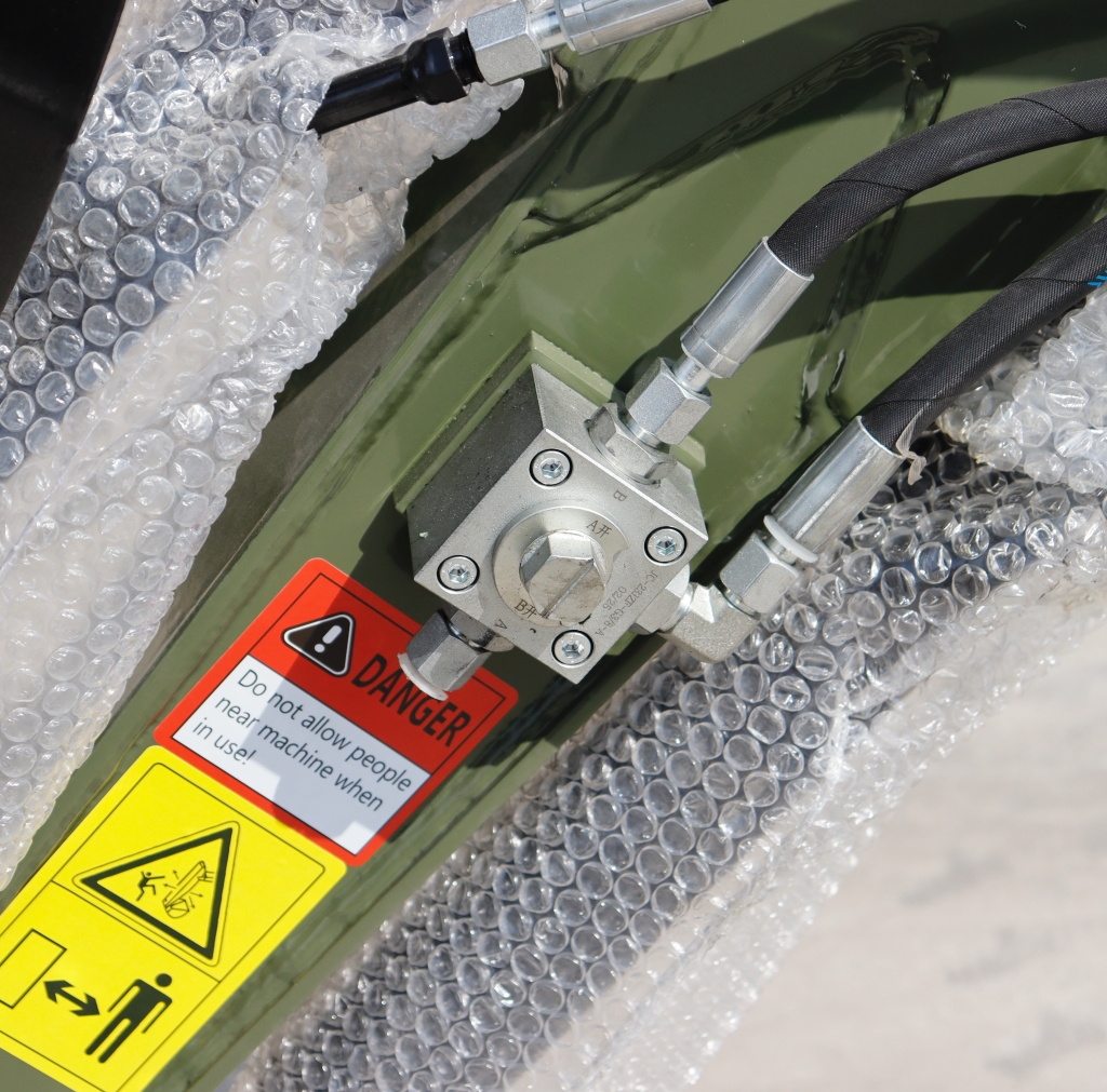 TYPHON TERROR XIII Mini Excavator – 1.3 Ton